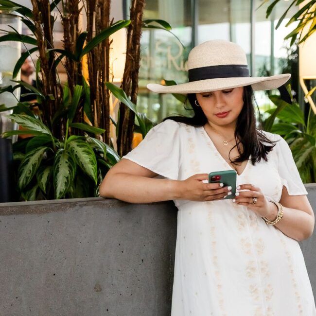 girl with phone